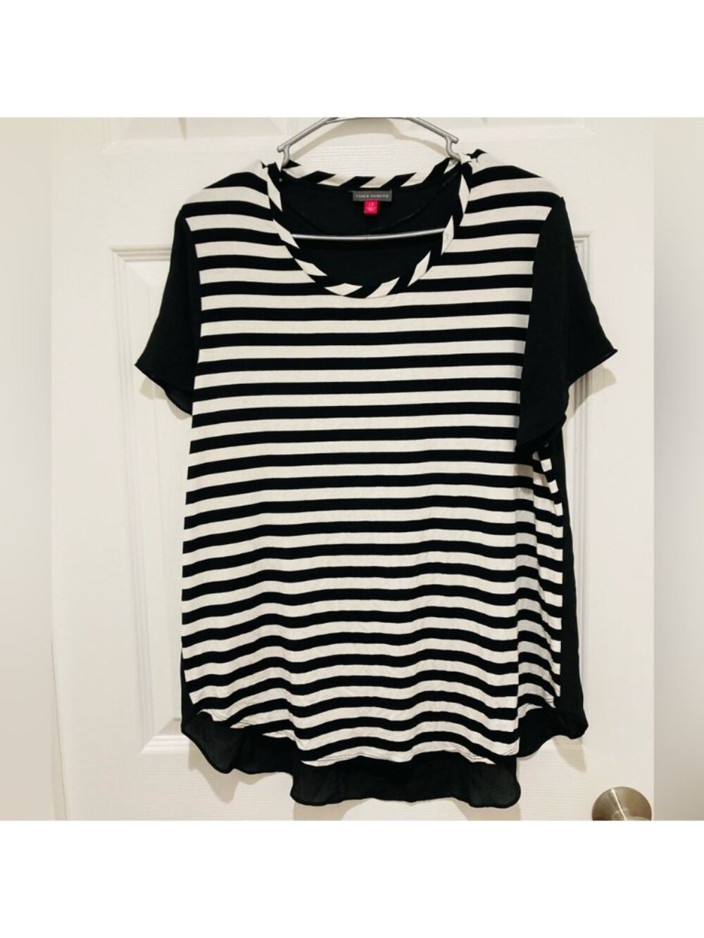 Vince Camuto size 1X‎ Black and White Striped Women's Top